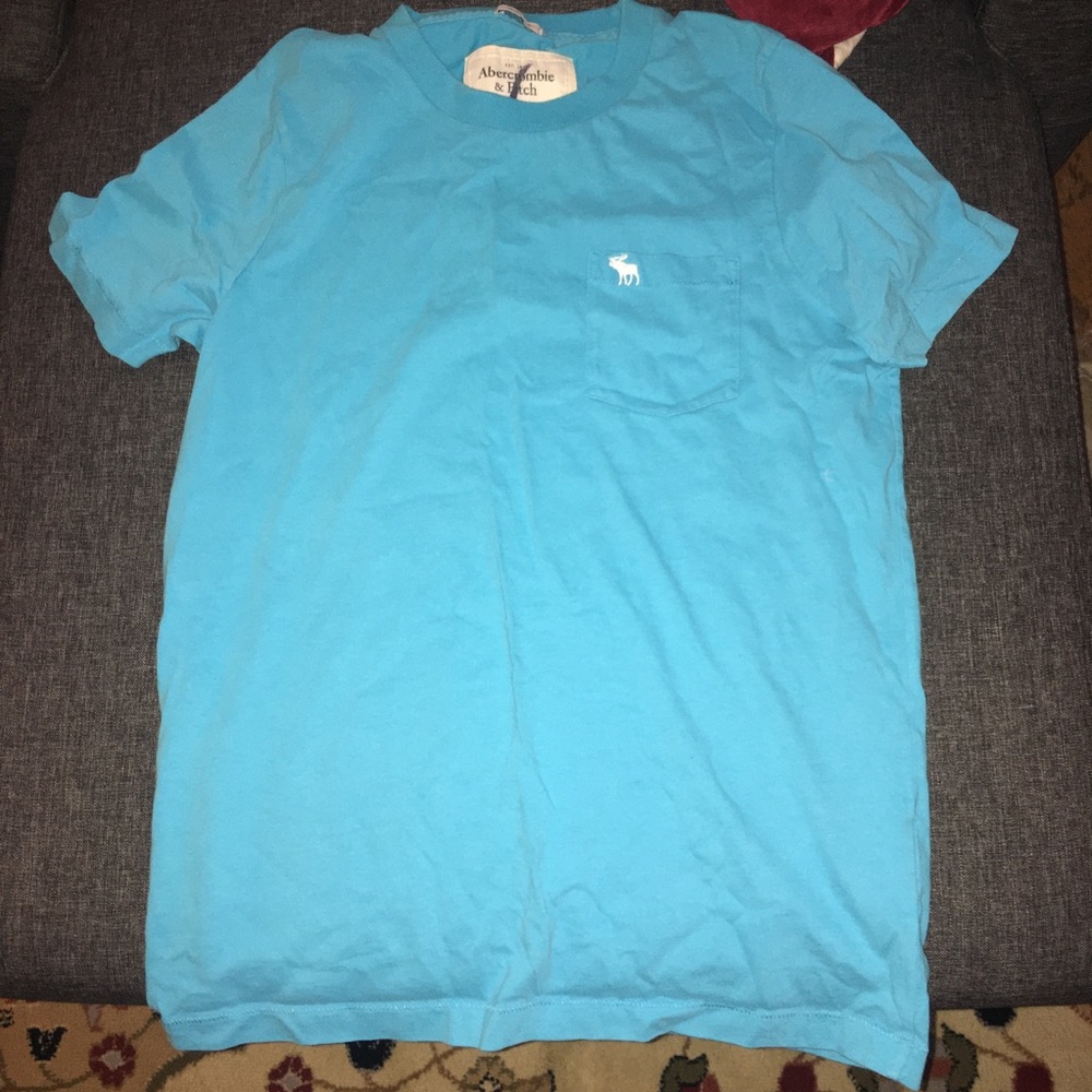 Abercrombie & Fitch blue shirt sleeve tee